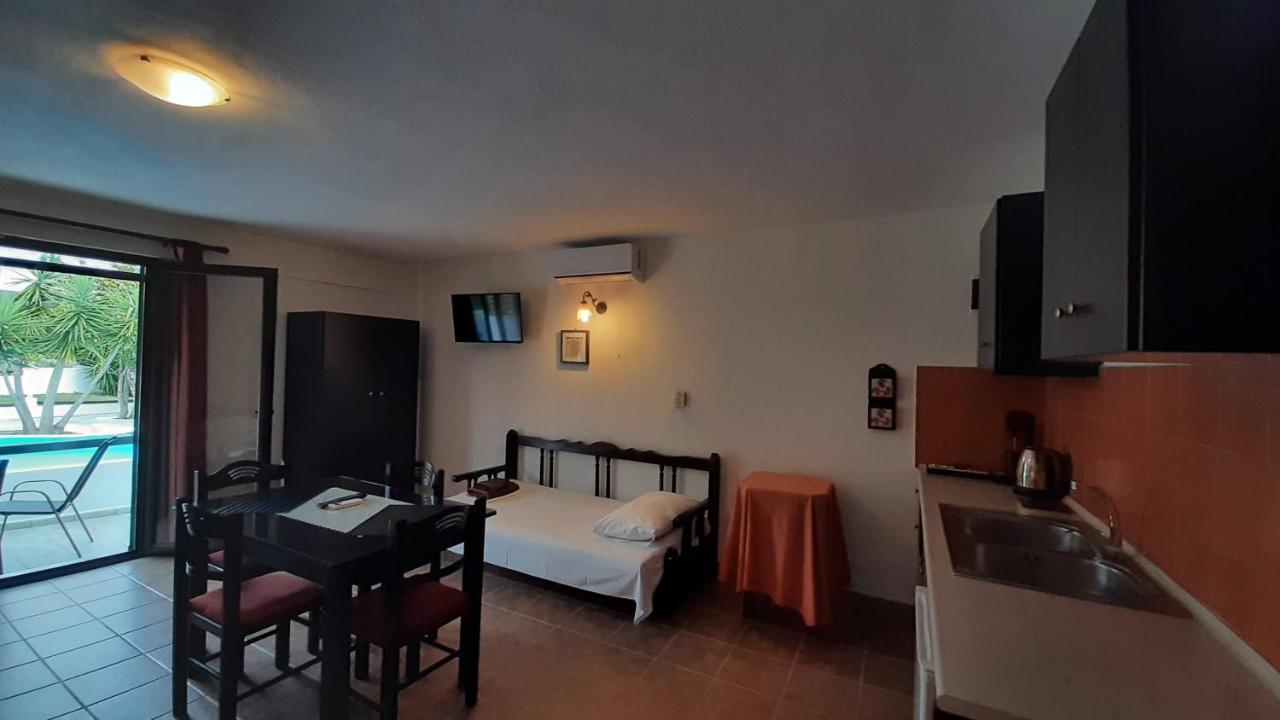 Holiday House Skiathos Chora Extérieur photo
